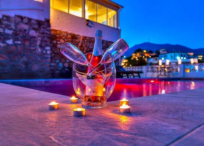 Marite - 4 Bed/ 2 Bath - Own Private Pool *