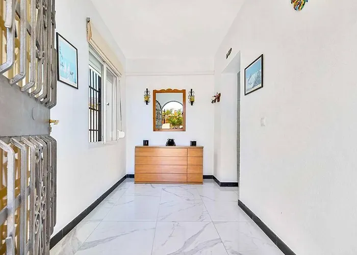 Marite - 4 Bed/ 2 Bath - Own Private Pool וילה *