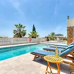 Villa Marite - 4 Bed/ 2 Bath - Own Private Pool *