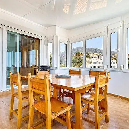 Marite - 4 Bed/ 2 Bath - Own Private Pool וילה פואנגירולה