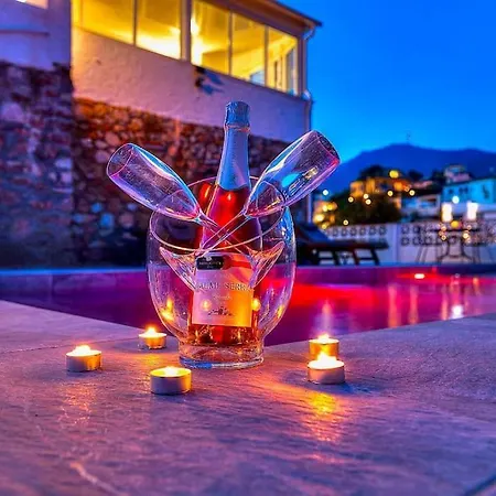 Marite - 4 Bed/ 2 Bath - Own Private Pool *