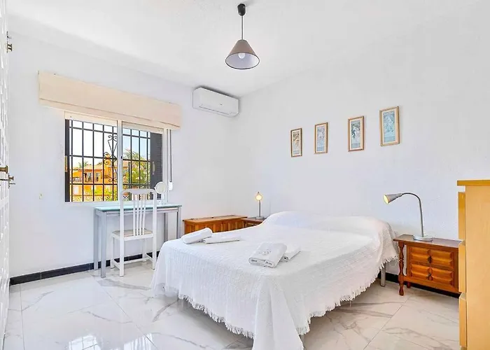 Marite - 4 Bed/ 2 Bath - Own Private Pool *