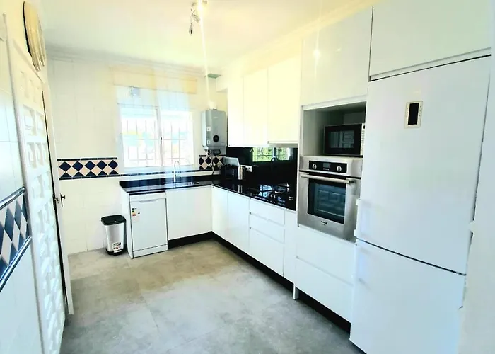 Villa Marite - 4 Bed/ 2 Bath - Own Private Pool Fuengirola